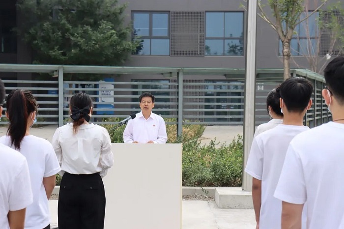 陈书记.jpg 陈书记.jpg